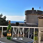 Aurelia 3*
