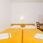 Aurelia 3*