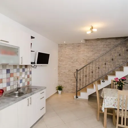 Guest house Aurelia 3*