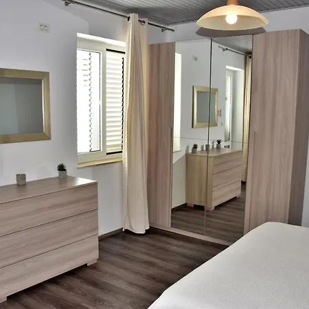 Aurelia Guest house