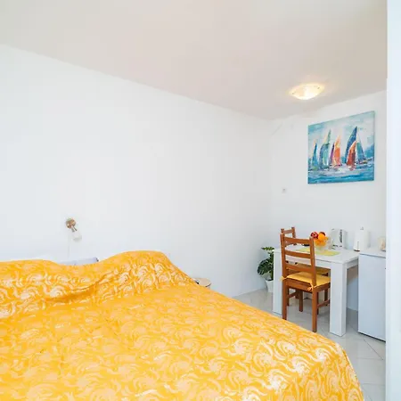 Aurelia Guest house