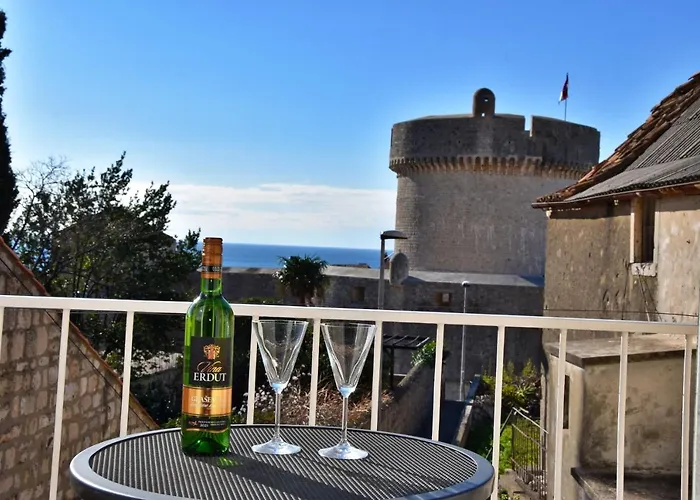 Aurelia 3*